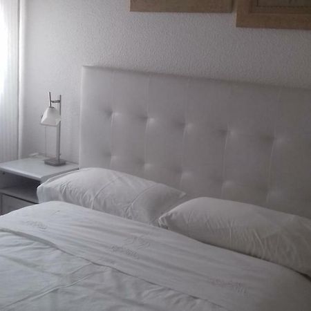 Pension Room Pamplona Oda fotoğraf